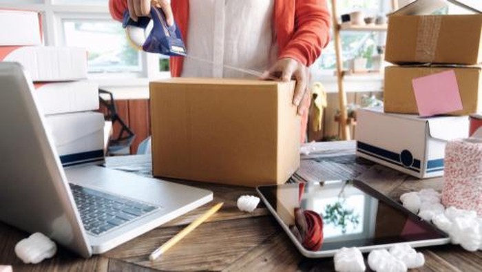 Bisnis Jualan Online: Strategi Bertahan di Tengah Persaingan E-Commerce