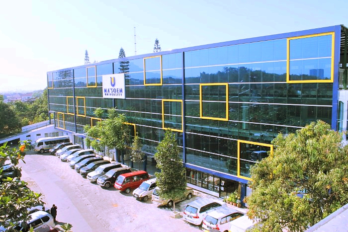 Jurusan Teknik Industri di Bandung: Kuliah Terjangkau, Pembelajaran Praktis, dan Peluang Karier Menjanjikan