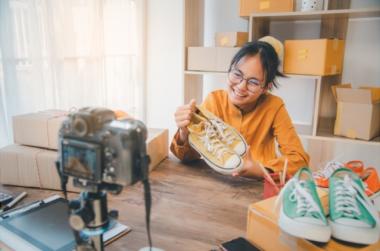 Review oleh Blogger: Cerita Autentik yang Membantu Konsumen Menentukan Pilihan