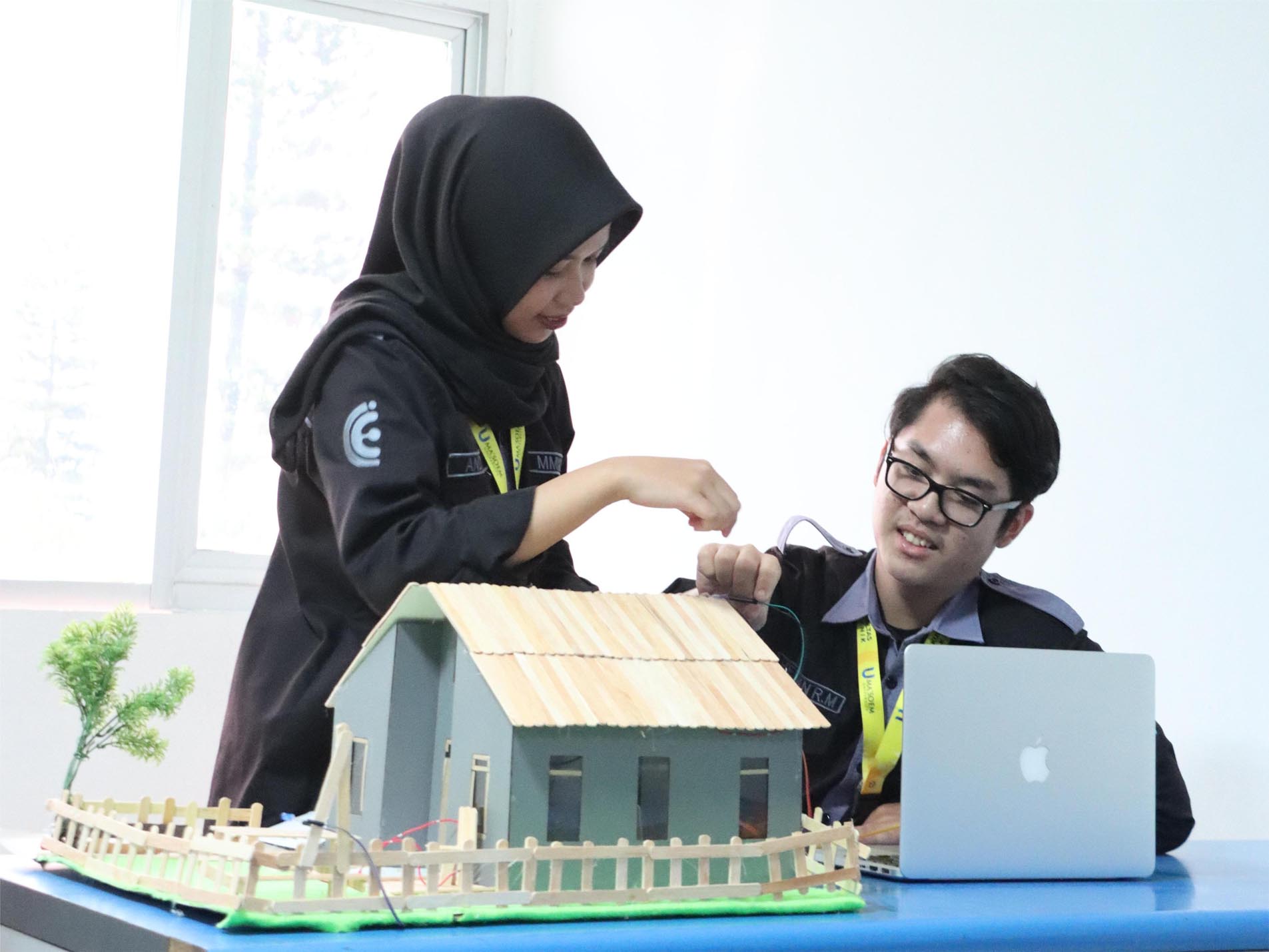 Mengapa Jurusan Teknik Industri di Bandung Cocok untuk Kuliah Kelas Karyawan?