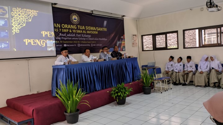 Komunikasi yang Baik dari Orang Tua dengan Guru, Tips Menuju Anak Sukses di Sekolah Swasta