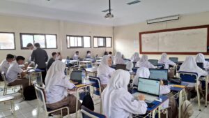 Kecerdasan Buatan Tanpa Batas Akhlak: Saatnya Pelajar Rembuk Ulang Etika Belajar di Era Digital