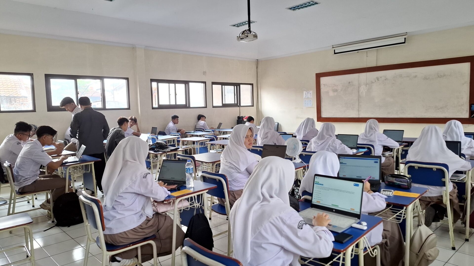 Kecerdasan Buatan Tanpa Batas Akhlak: Saatnya Pelajar Rembuk Ulang Etika Belajar di Era Digital